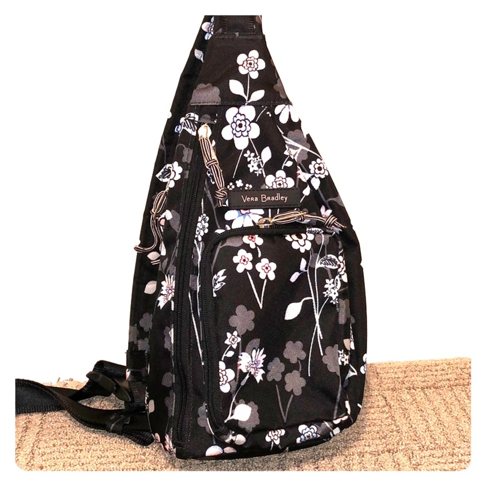 Super cute back/ purse!